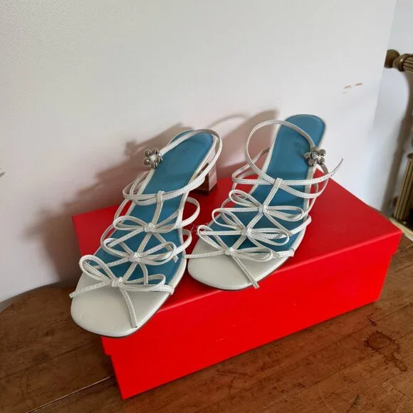 Lisa Says Gah Carrie Bow Sandal in Cloud/Sky (White), Size 9 - Picture 6 of 7